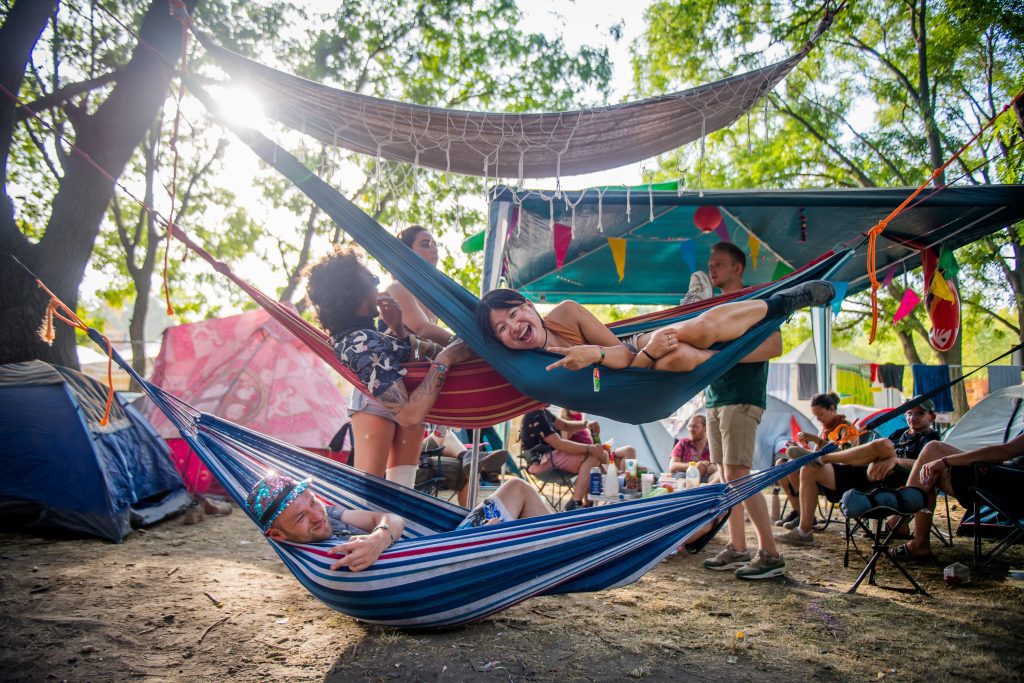 Hangmatten Sziget 2022 camping sfeer