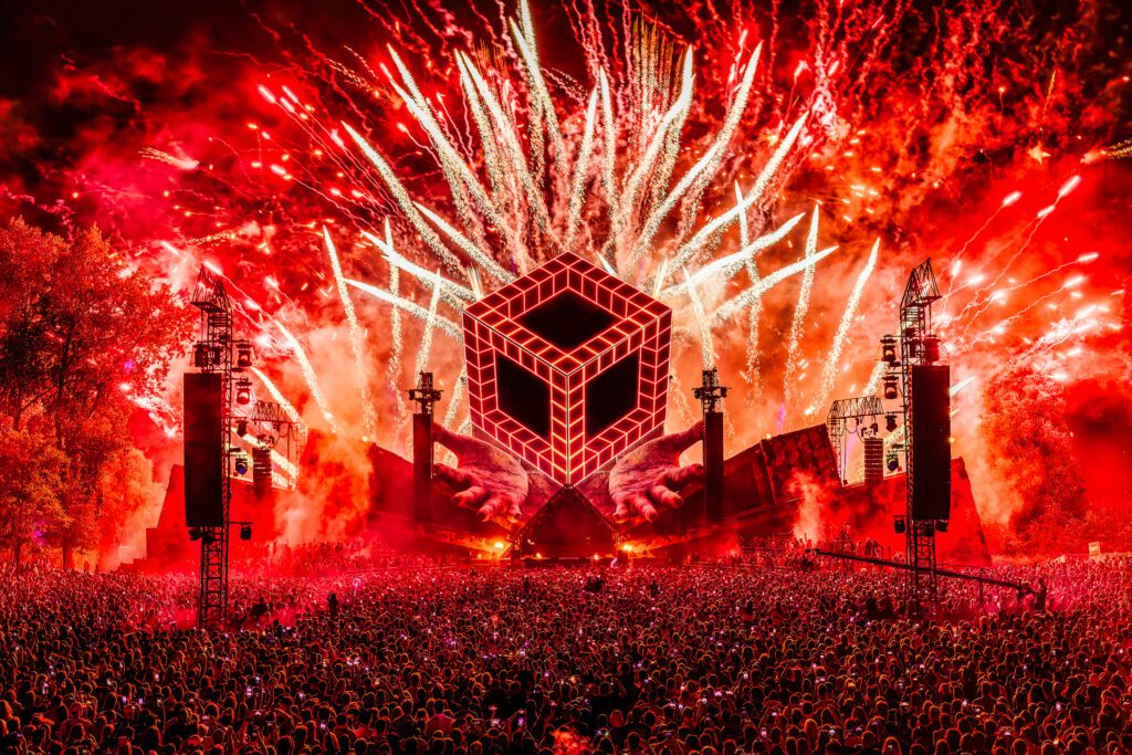 Mysteryland 2024 eindshow met vuurwerk