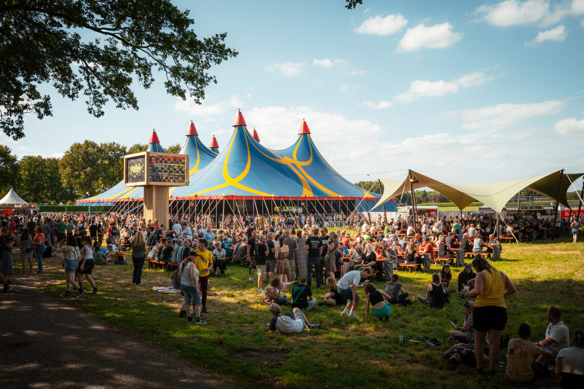 Geen poespas, wel rock-‘n-roll: waarom Nirwana Tuinfeest 2025 een verademing is tussen alle glitterf